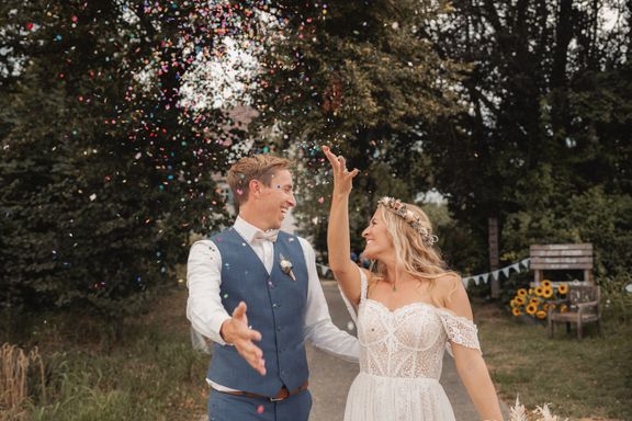 Heiraten Zuhause im Garten 